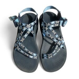 Chaco ZX1 Classic Sport Sandal In Baby Blue & Navy Size 9